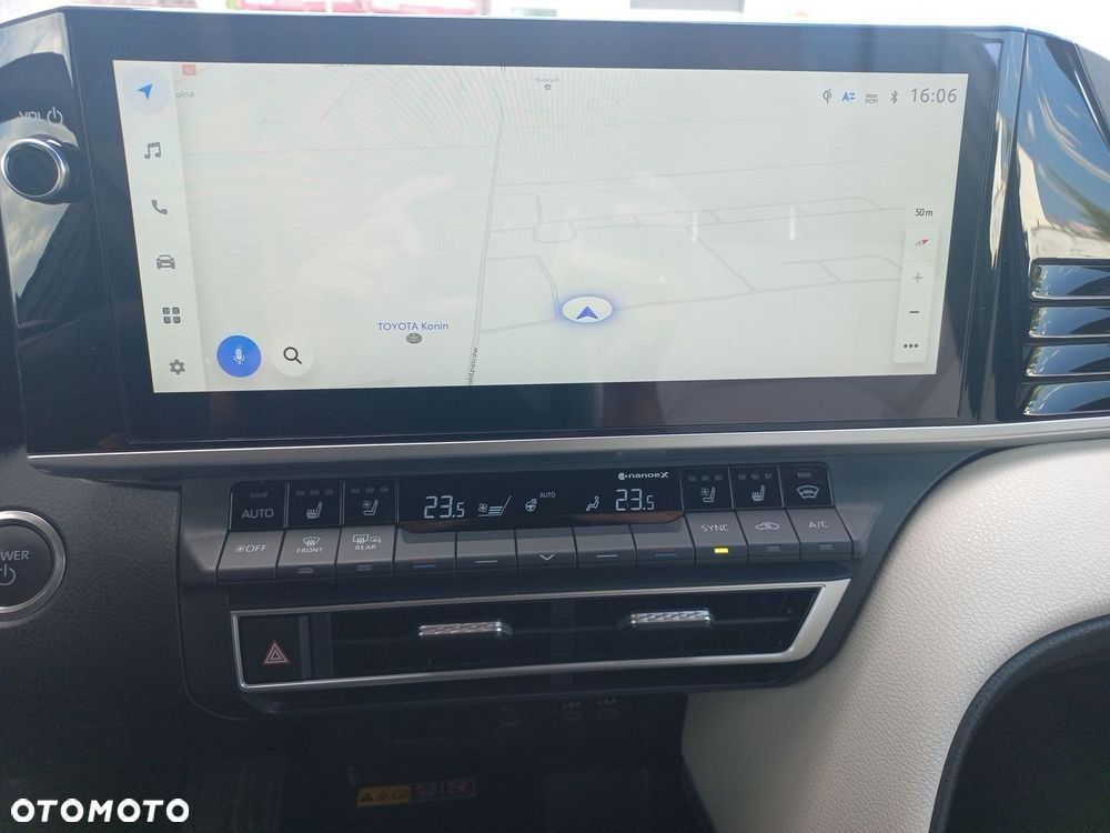 Toyota Camry - 24