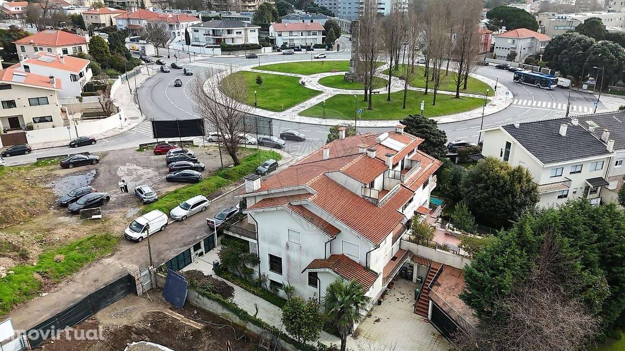 Moradia T7 para venda - Grande imagem: 2/12