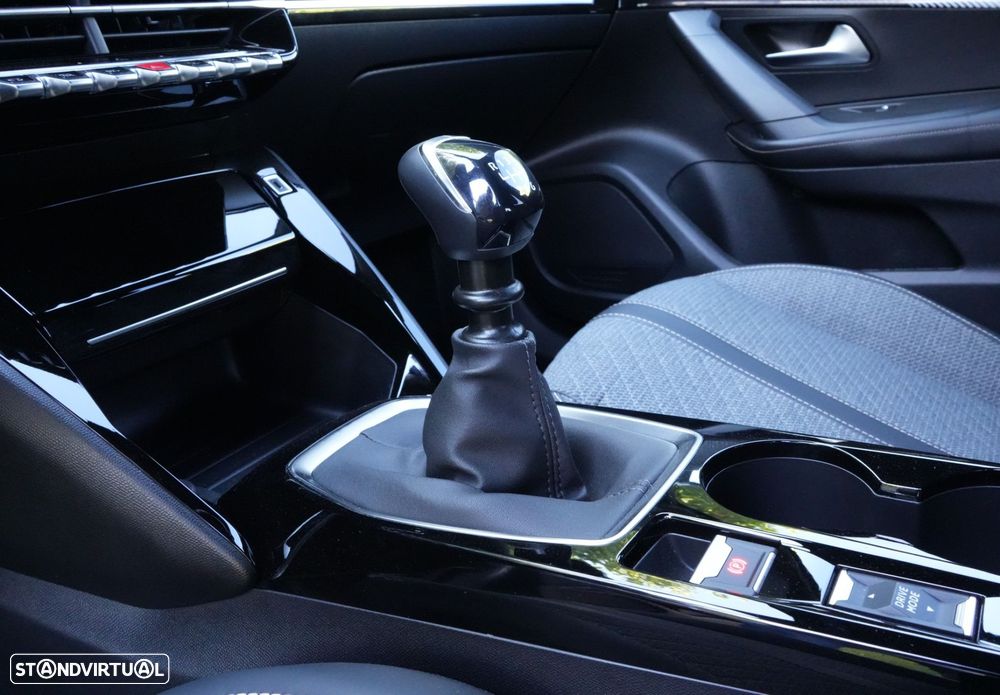 Peugeot 2008 1.2 PureTech Allure Pack - 37