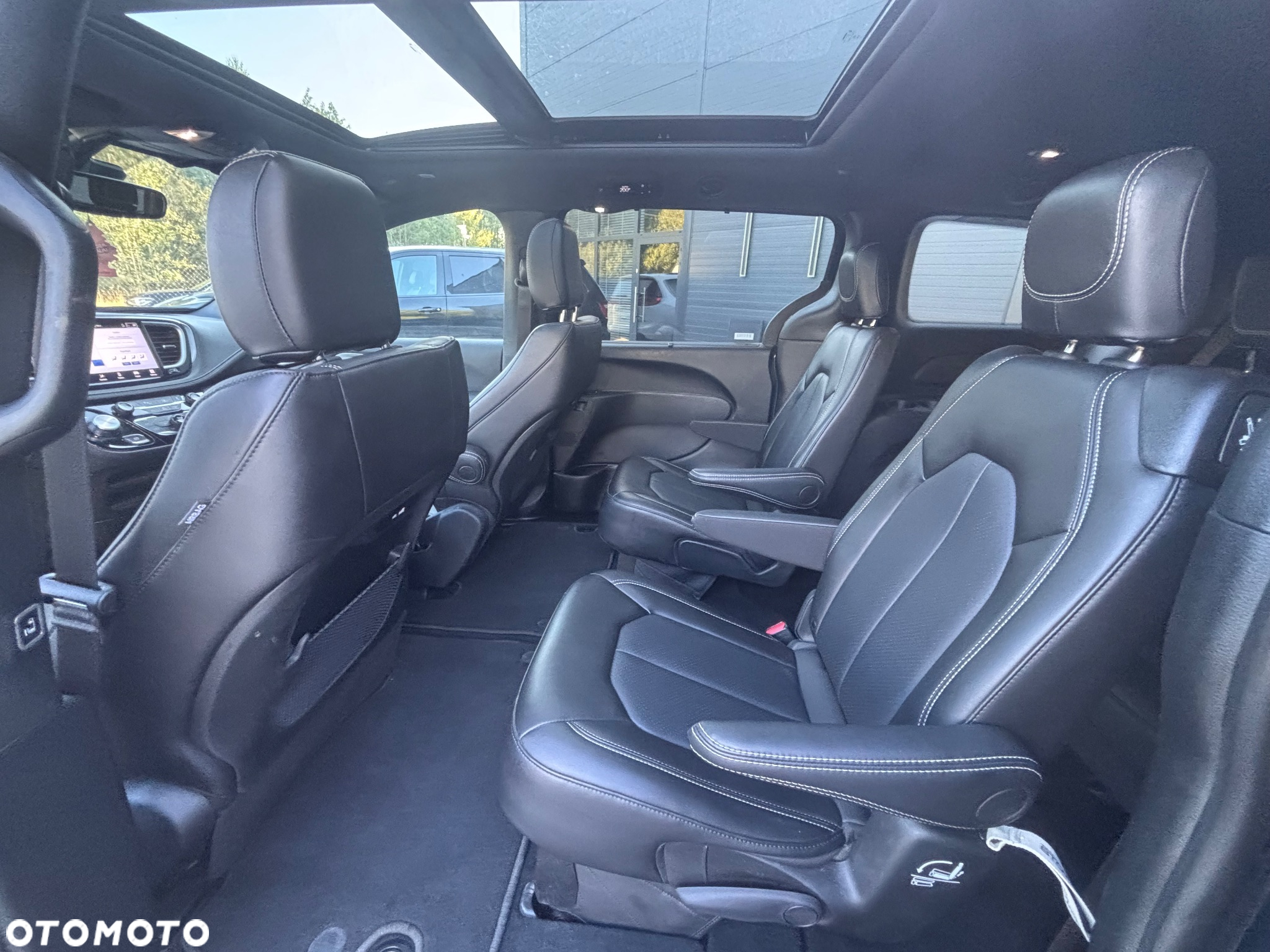 Chrysler Pacifica - 26
