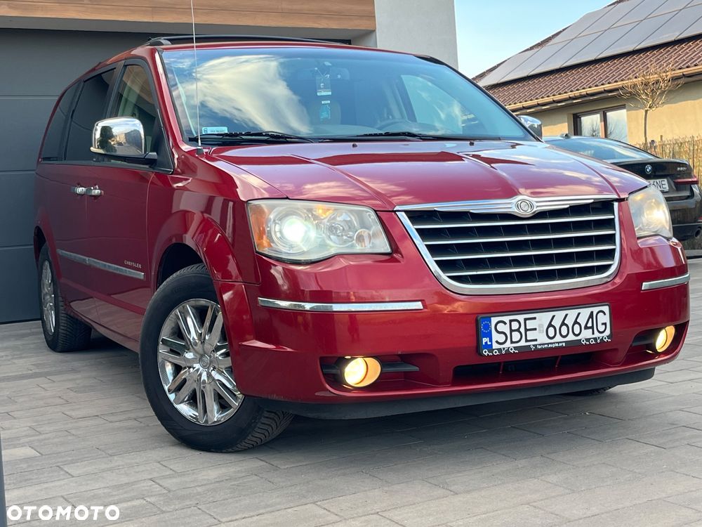 Chrysler Town & Country - 3