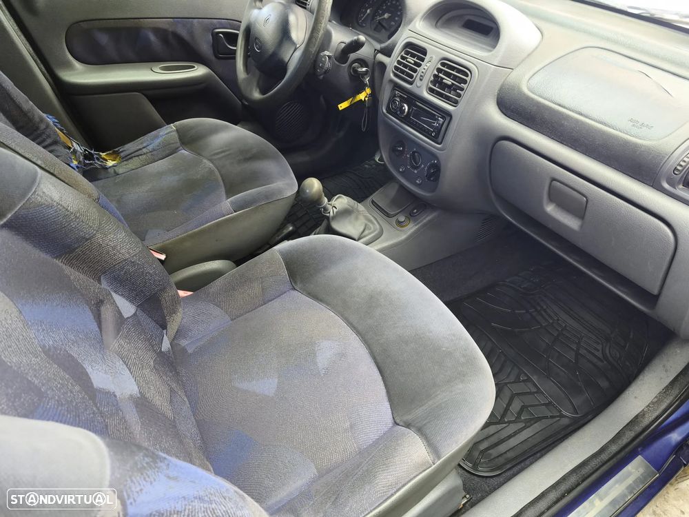 Renault Clio 1.2 RT - 5
