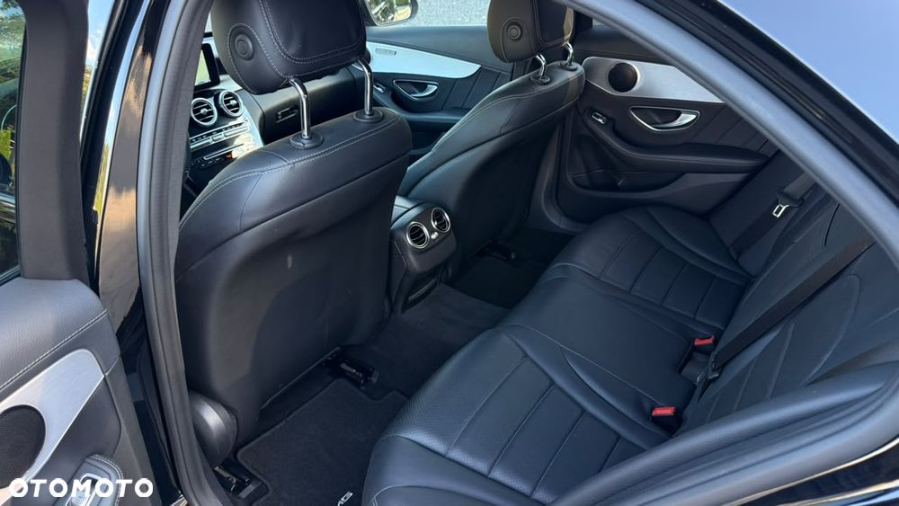 Mercedes-Benz Klasa C 200 4-Matic 9G-TRONIC - 38
