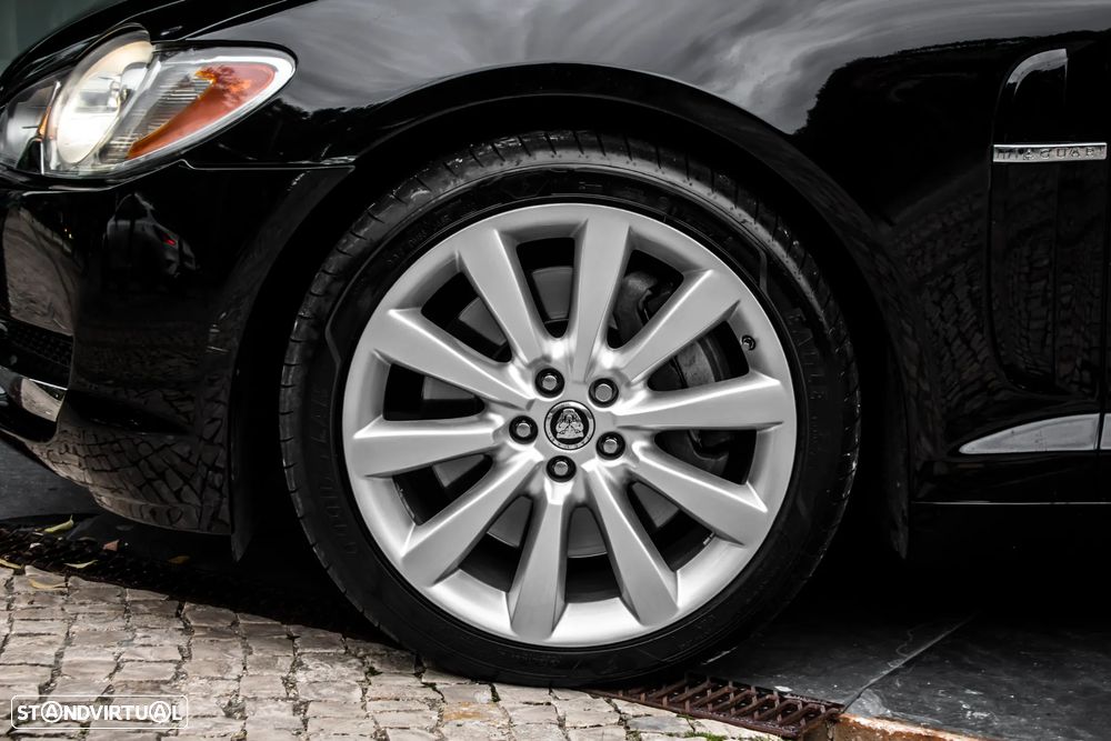 Jaguar XF 3.0 D V6 S Luxury - 11