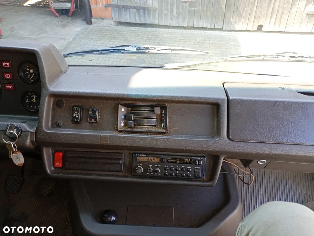 Mercedes-Benz 208D - 7