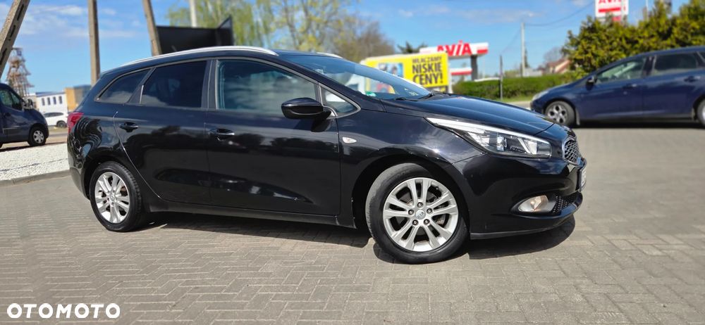 Kia Ceed 1.4 CVVT Dream-Team Edition - 17