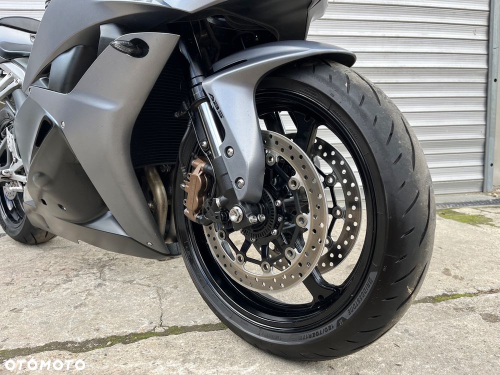 Honda CBR - 24