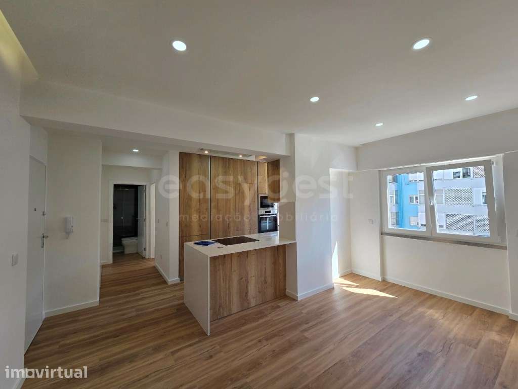 Belíssimo Apartamento t1, sito na Torre da Mariinha - Grande imagem: 2/18