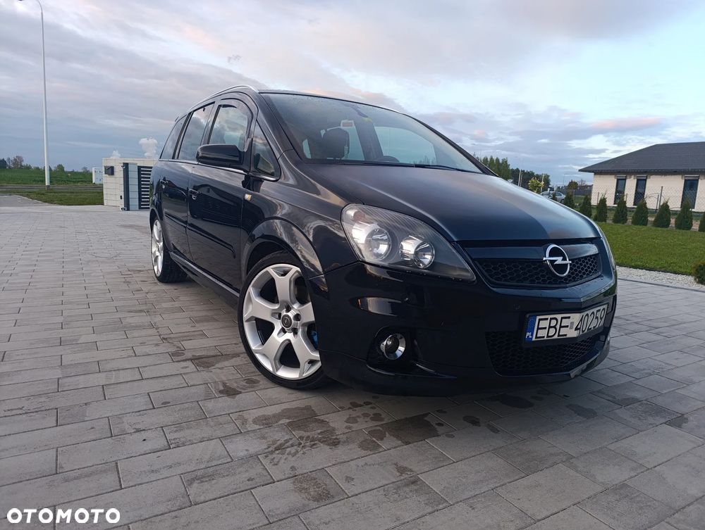 Opel Zafira OPC - 1
