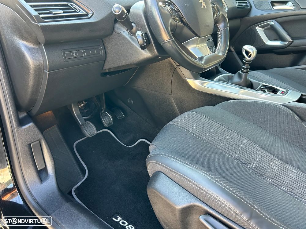 Peugeot 308 SW 1.6 BlueHDi Allure J17 - 17