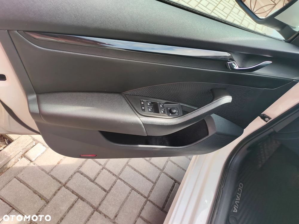 Skoda Octavia 2.0 TDI DSG Style - 21