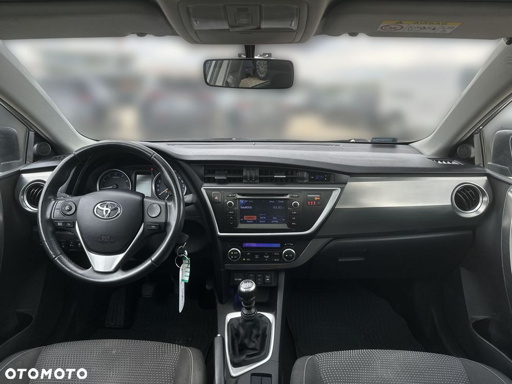 Toyota Auris 1.6 Premium Comfort - 11