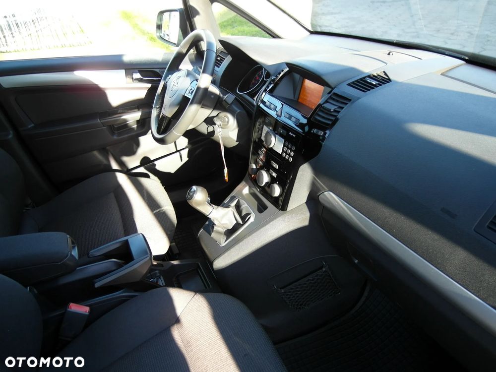 Opel Zafira 1.8 Innovation - 18