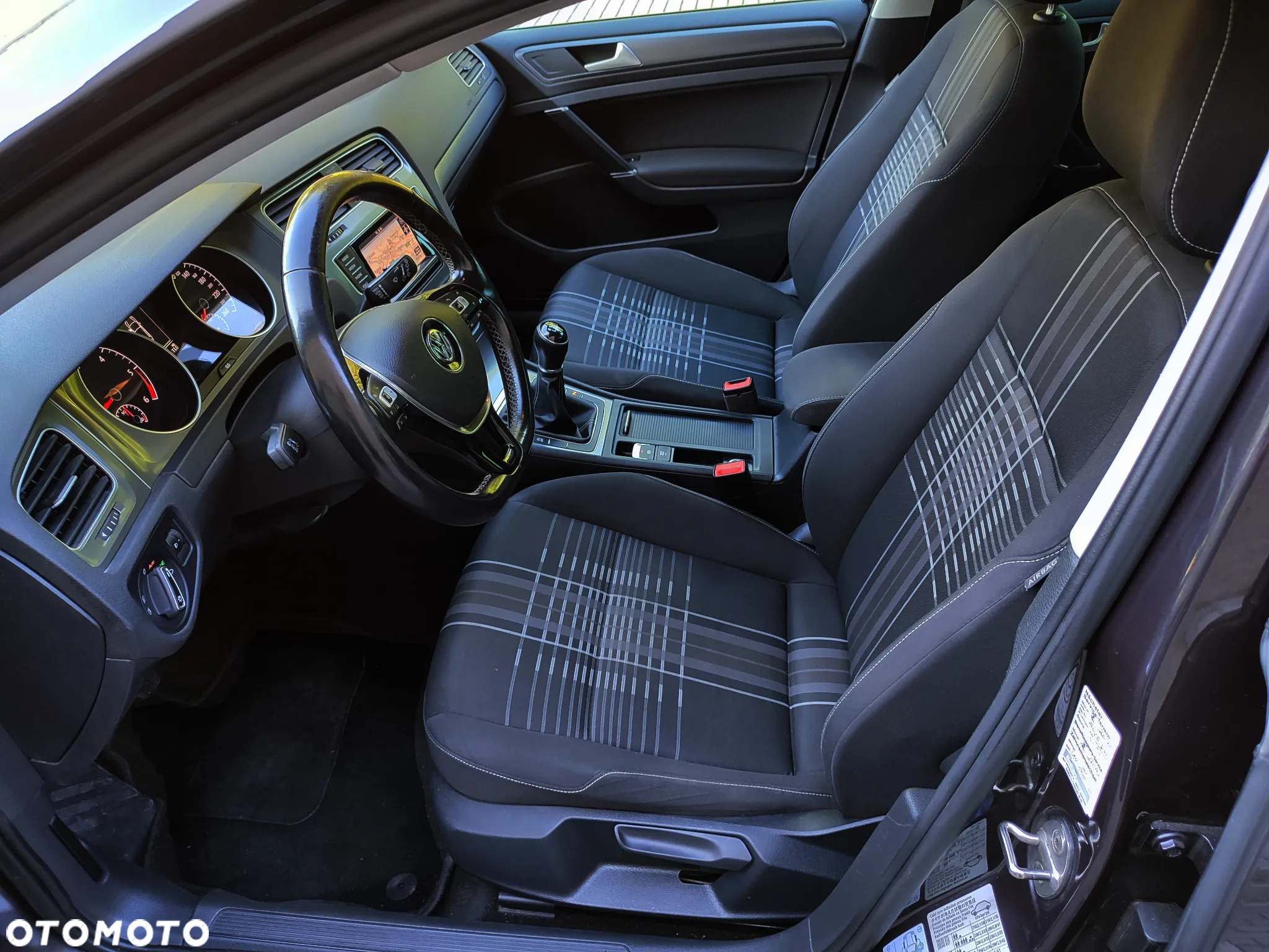 Volkswagen Golf 1.6 TDI BlueMotion Technology Lounge - 8