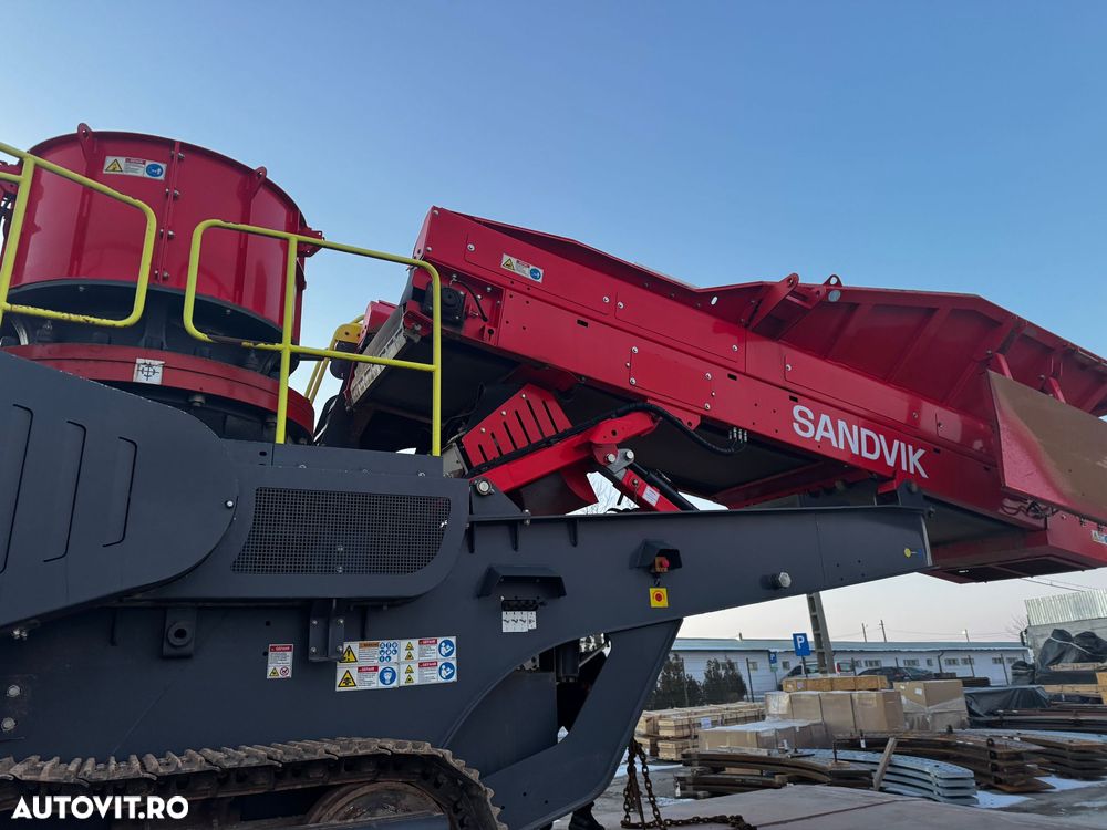 Sandvik QH332 concasor cu con - 38 tone - 5