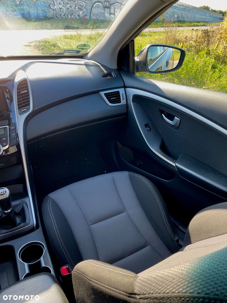 Hyundai i30 1.6 Comfort - 17