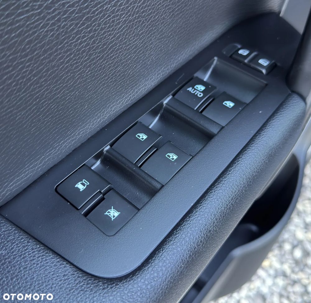 Chevrolet Captiva 3.0 4WD LTZ - 16