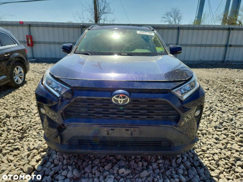 Toyota RAV4 - 6