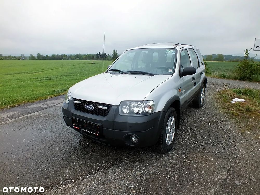 Ford Maverick V6 Limited - 1