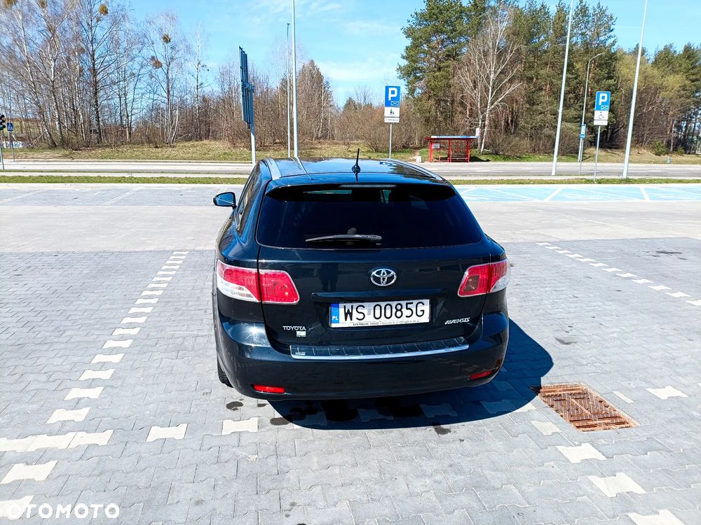 Toyota Avensis 2.0 D-4D 2010 - 5
