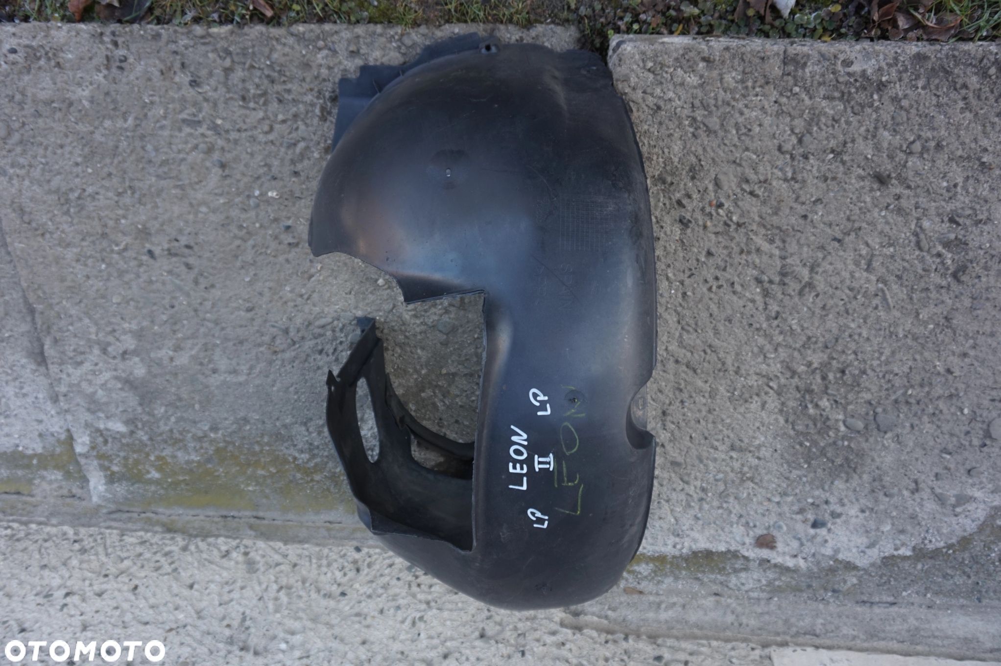 NADKOLE LEWE PRZEDNIE SEAT LEON II 05/12r - 1
