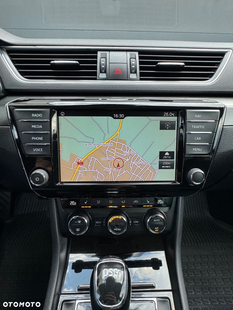Skoda Superb 2.0 TDI Ambition DSG - 24