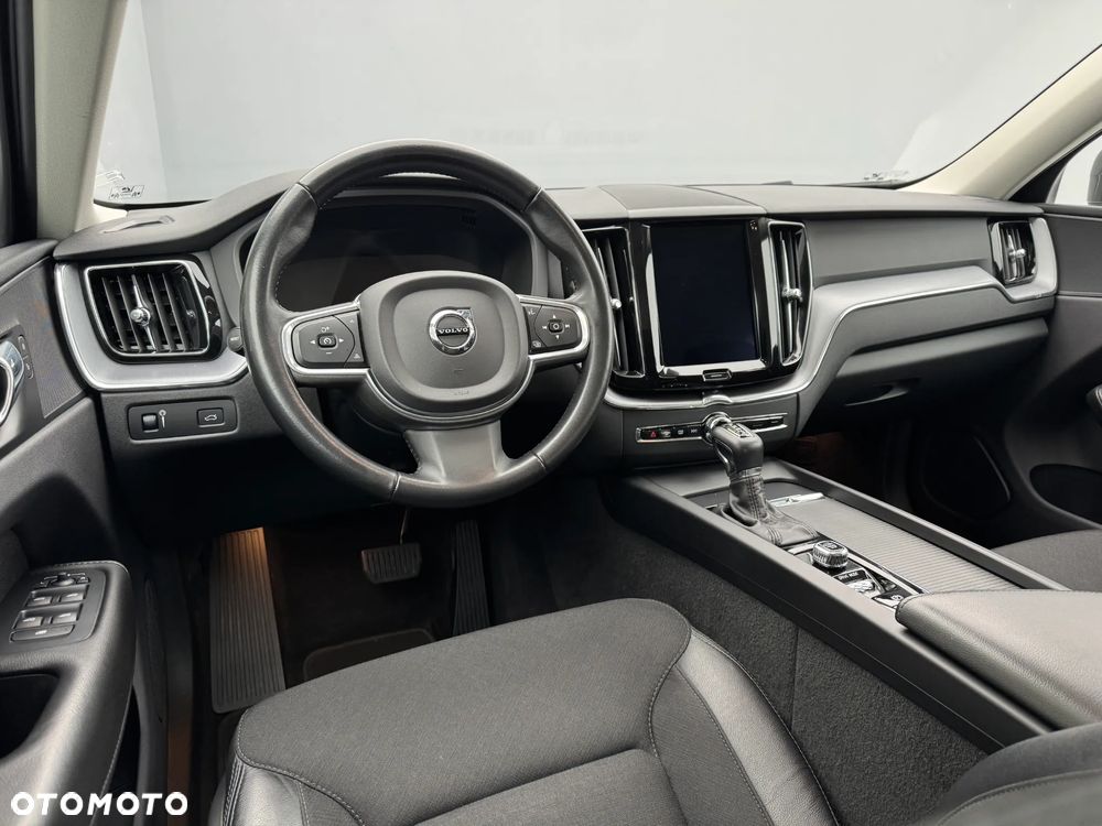Volvo XC 60 D4 Momentum Pro - 8