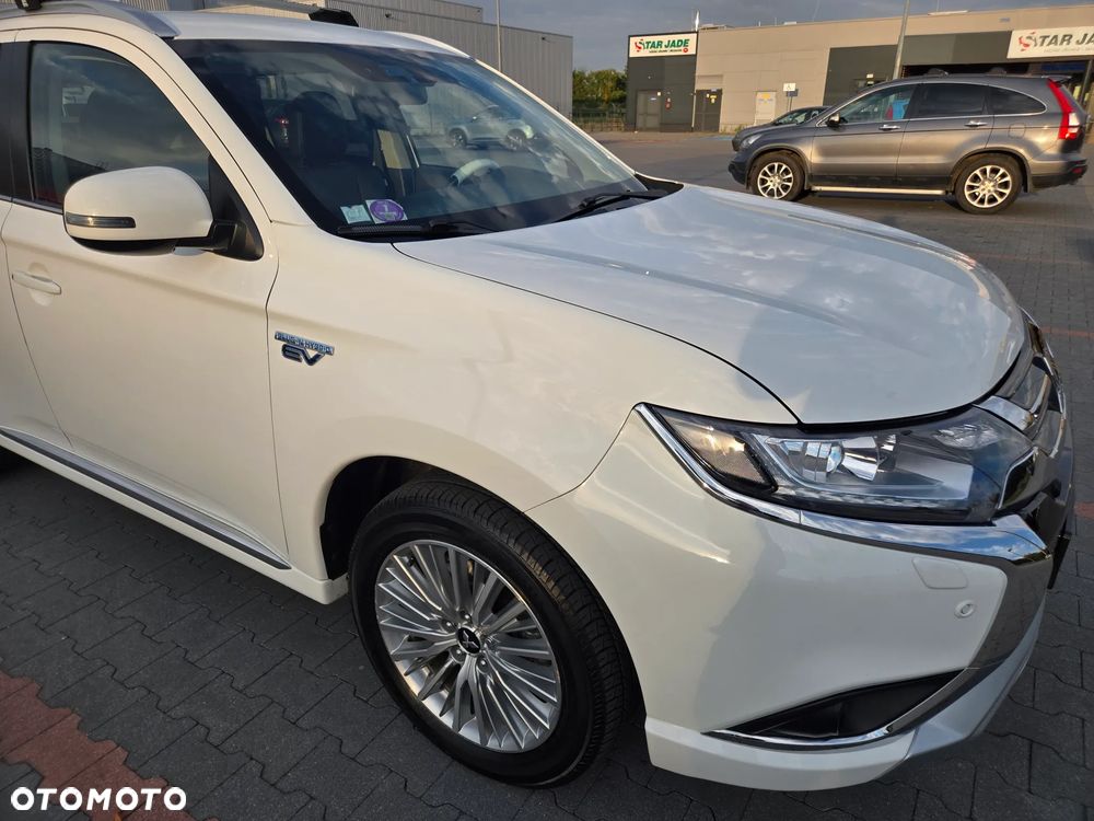 Mitsubishi Outlander - 17