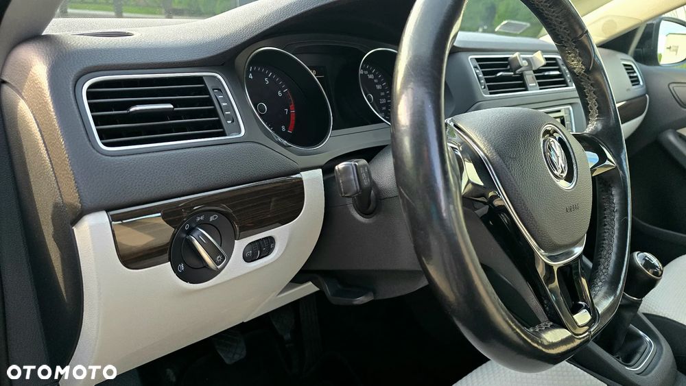 Volkswagen Jetta 1.4 TSI BMT Comfortline - 22
