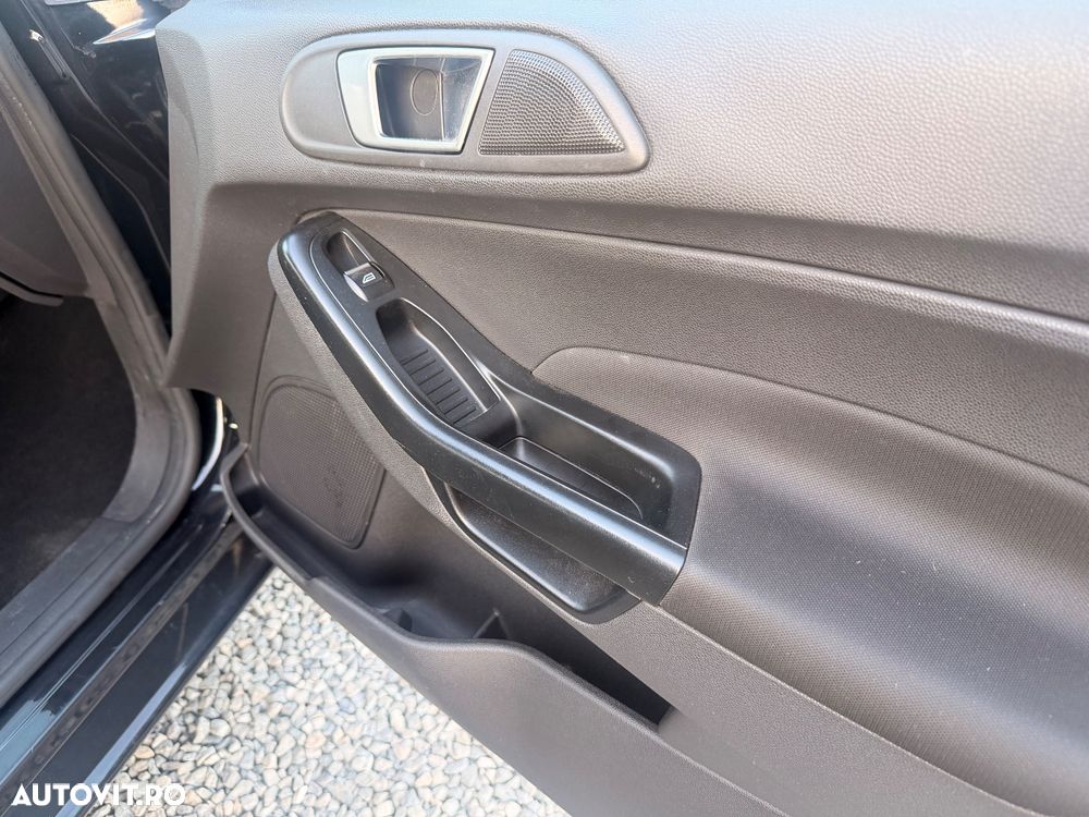 Ford Fiesta - 15