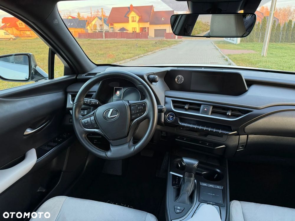 Lexus UX 250h Prestige 2WD - 11