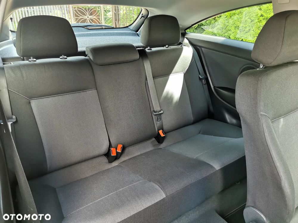 Opel Astra III GTC 1.4 Cosmo - 2