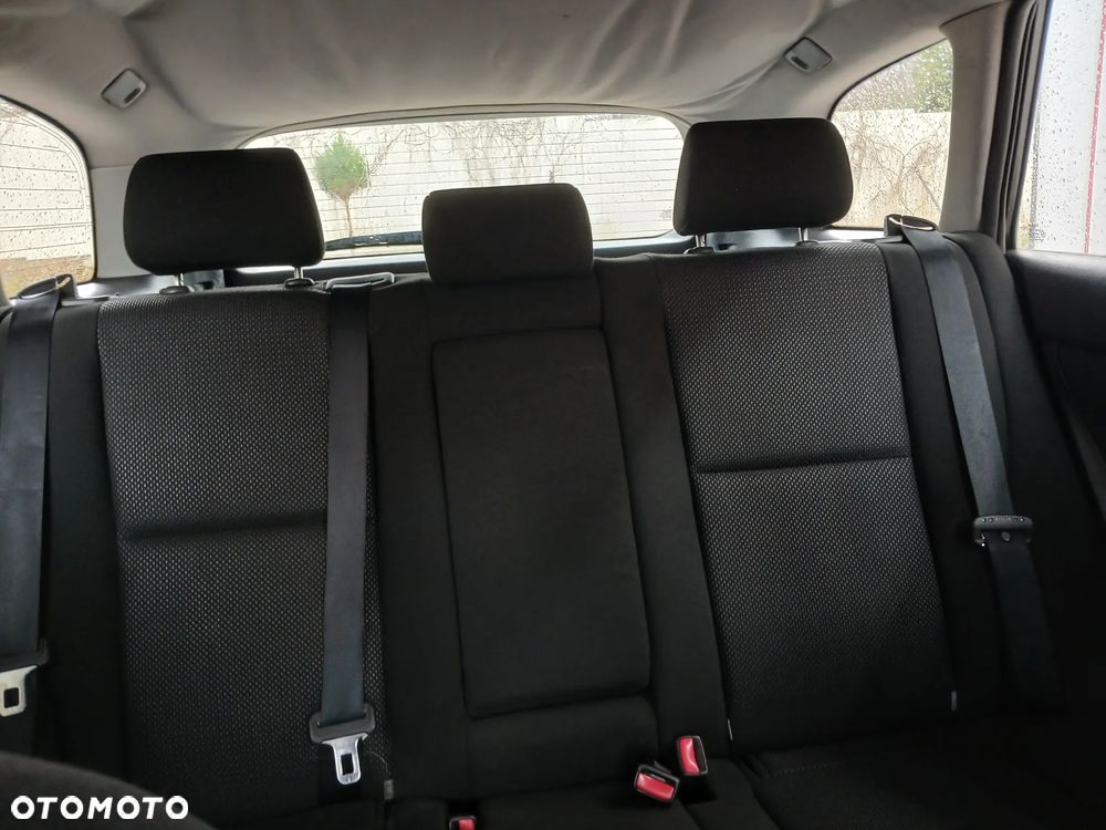 Toyota Avensis 1.8 VVT-i Sol - 5