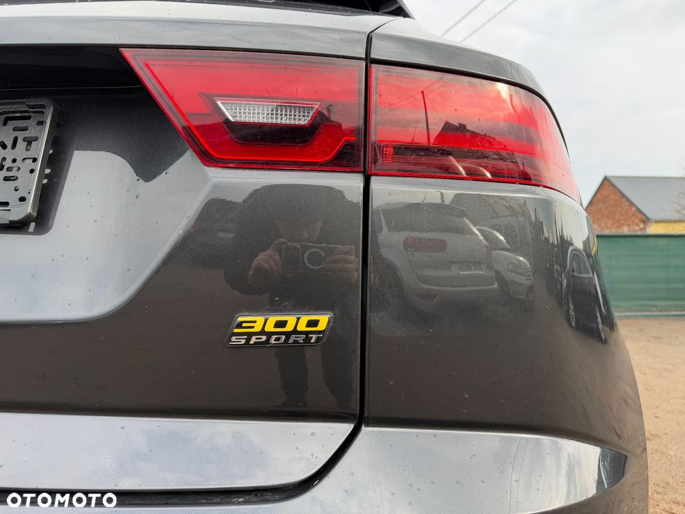 Jaguar E-Pace P300 AWD R-Dynamic HSE - 14