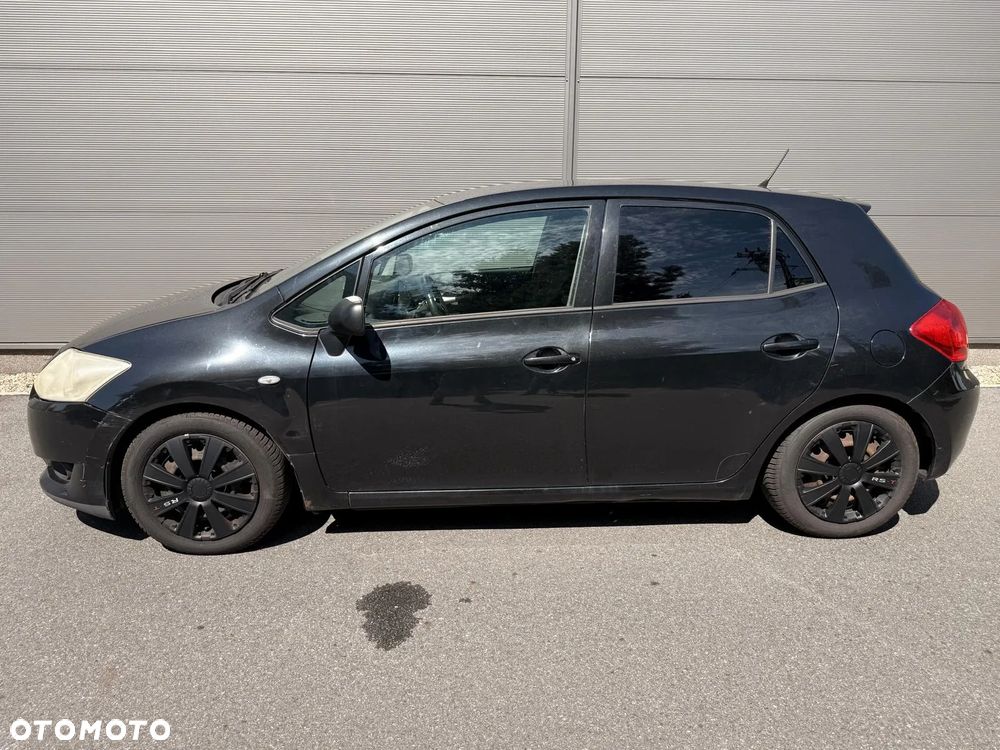 Toyota Auris 1.6 2010 - 11