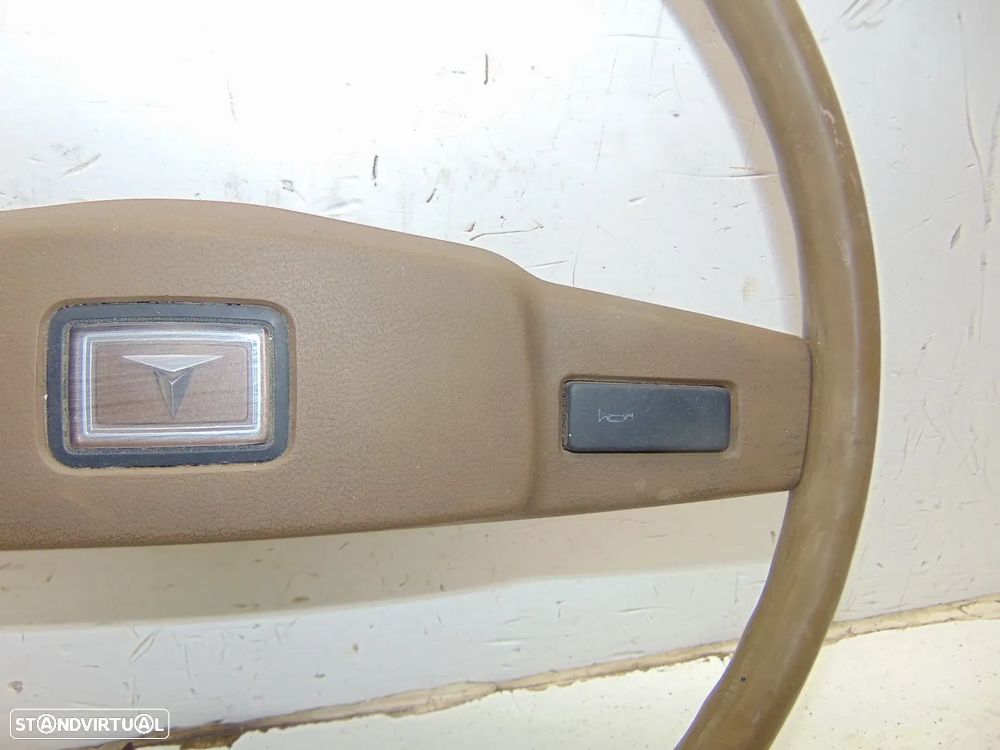 Toyota Hiace LH20 volante - 2