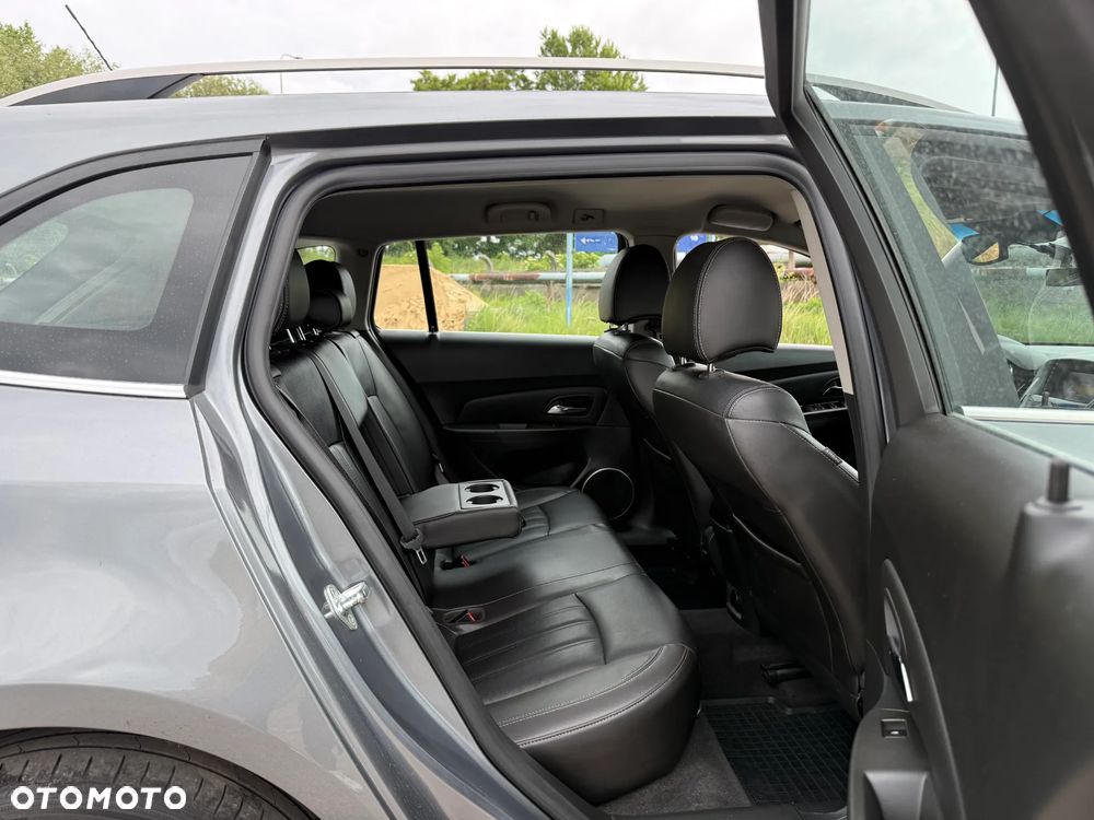 Chevrolet Cruze 1.4 T LTZ - 30