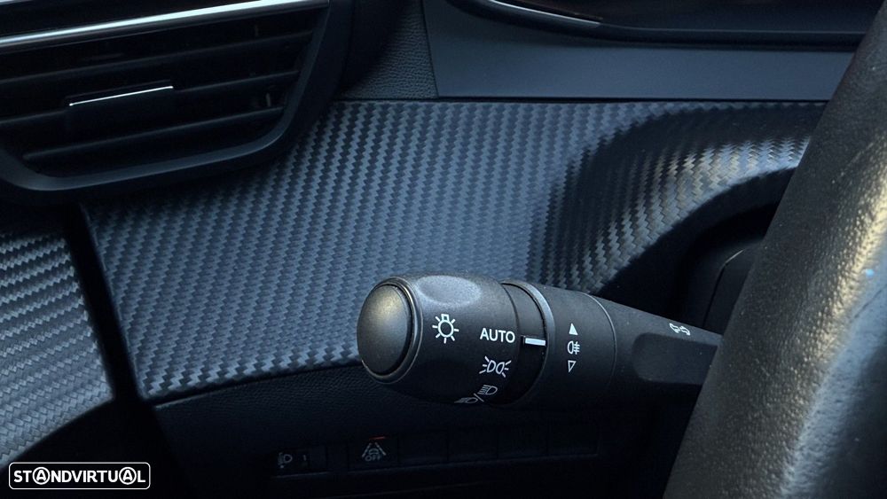 Peugeot 208 1.2 PureTech Active Pack - 29