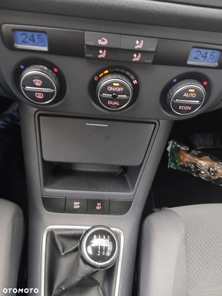 Volkswagen Golf Plus 2.0 TDI DPF Comfortline - 11