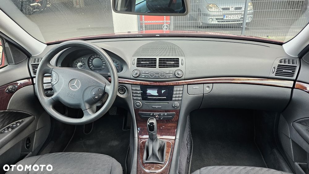 Mercedes-Benz Klasa E - 16