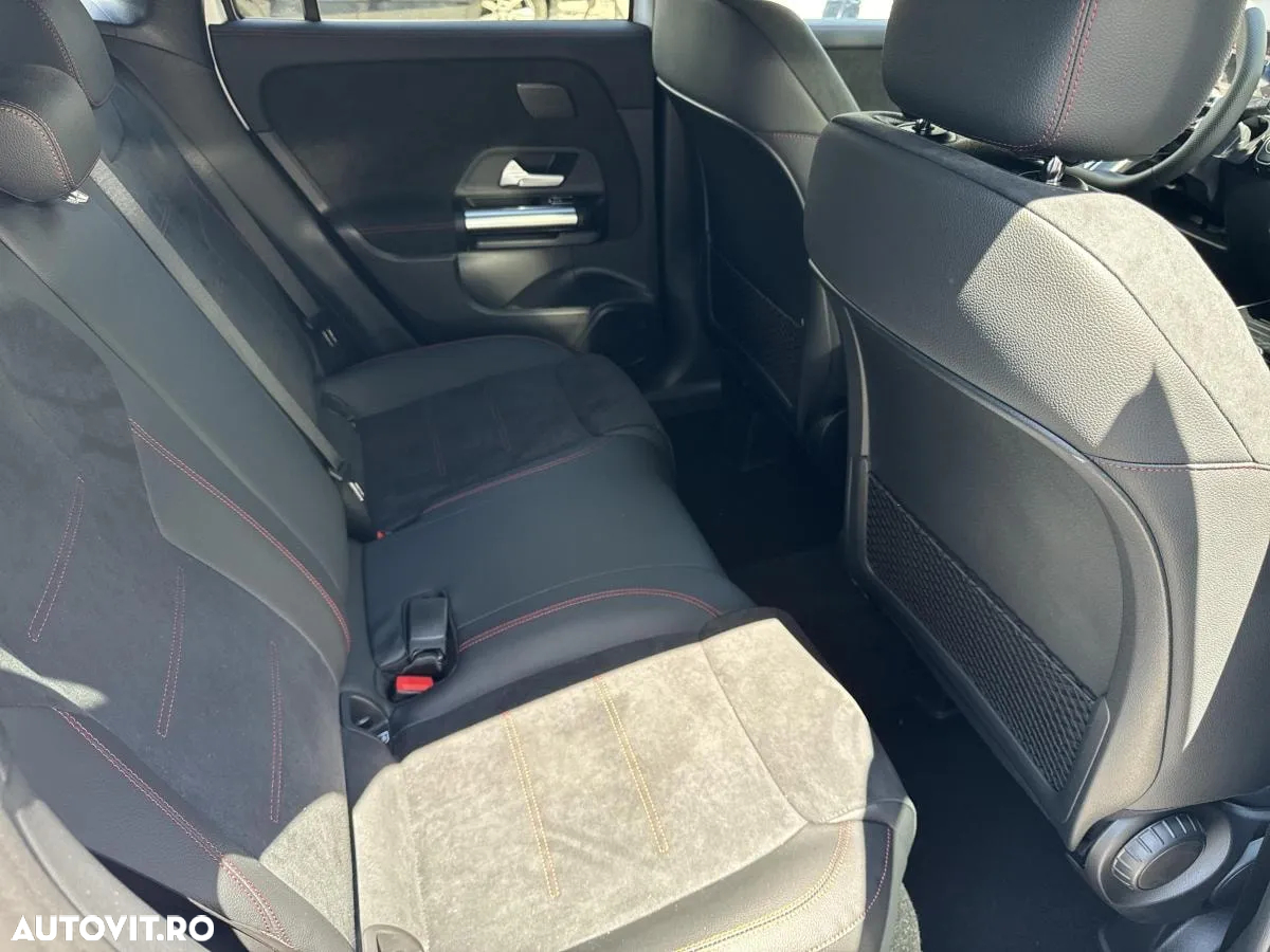 Mercedes-Benz GLA - 14