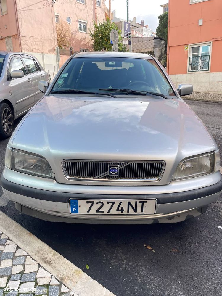 Volvo V40 1.6 - 1