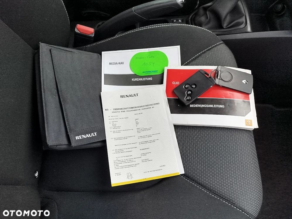 Renault Clio 1.2 16V 75 LIMITED - 17