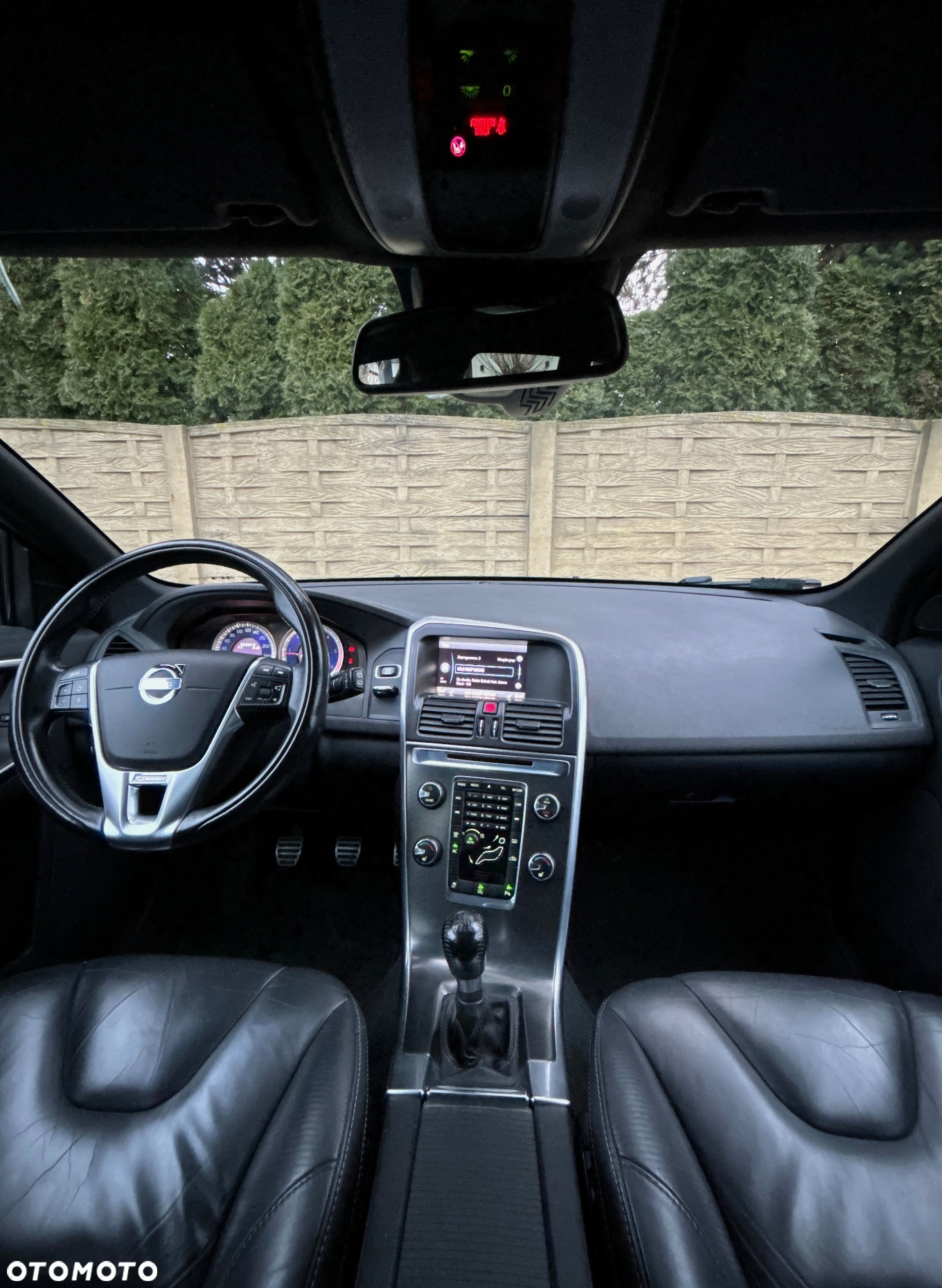 Volvo XC 60 D4 R-Design - 12