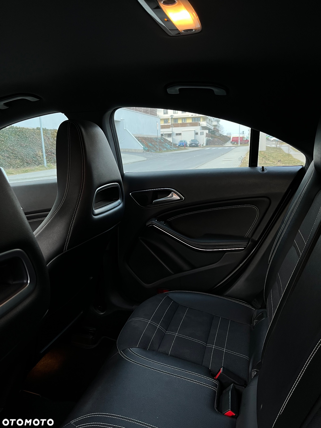 Mercedes-Benz CLA 180 - 16