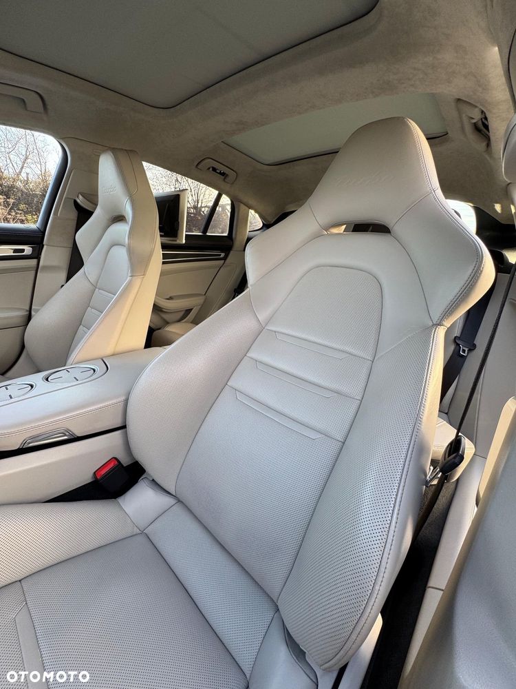 Porsche Panamera Turbo - 28