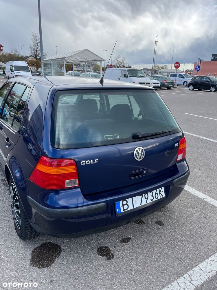 Volkswagen Golf 1.6 Basis - 4