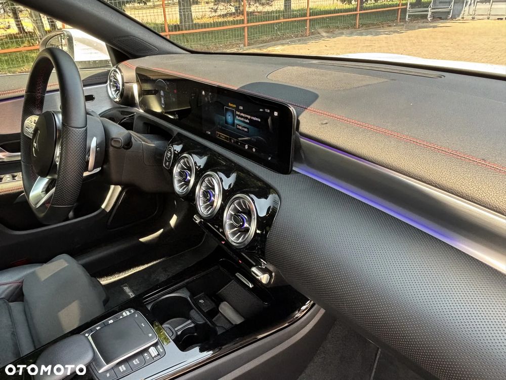 Mercedes-Benz CLA 200 AMG Line 7G-DCT - 16