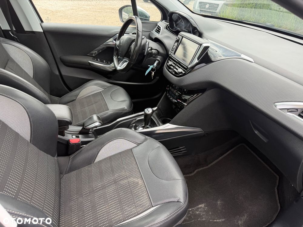 Peugeot 2008 e-HDi FAP 92 EGS6 STOP & START Allure - 14