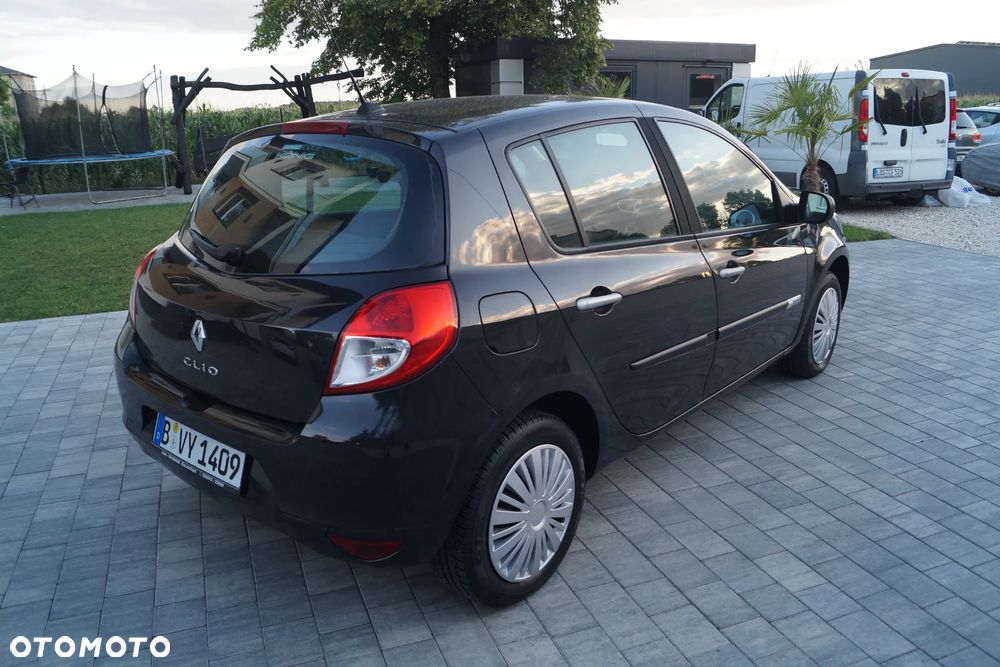 Renault Clio 1.2 16V 75 nightDay - 3